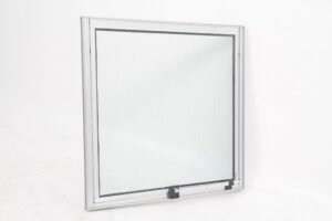 Janela Maxim-Ar 1 seção em Alumínio Branco e Vidro Mini