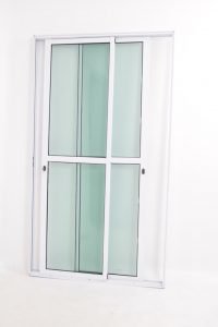 Porta Sacada 2 Folhas Móveis de Alumínio Branco e Vidro
