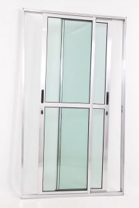 Porta Sacada 2 Folhas Móveis de Alumínio Brilhante e Vidro