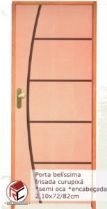 Porta Frisada Belíssima de Madeira