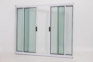 Janela de Vidro e Alumínio Branco com 4 folhas - Linha Modular