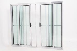 Janela de Vidro 4 folhas de Alumínio Brilhante com Grade - Modular